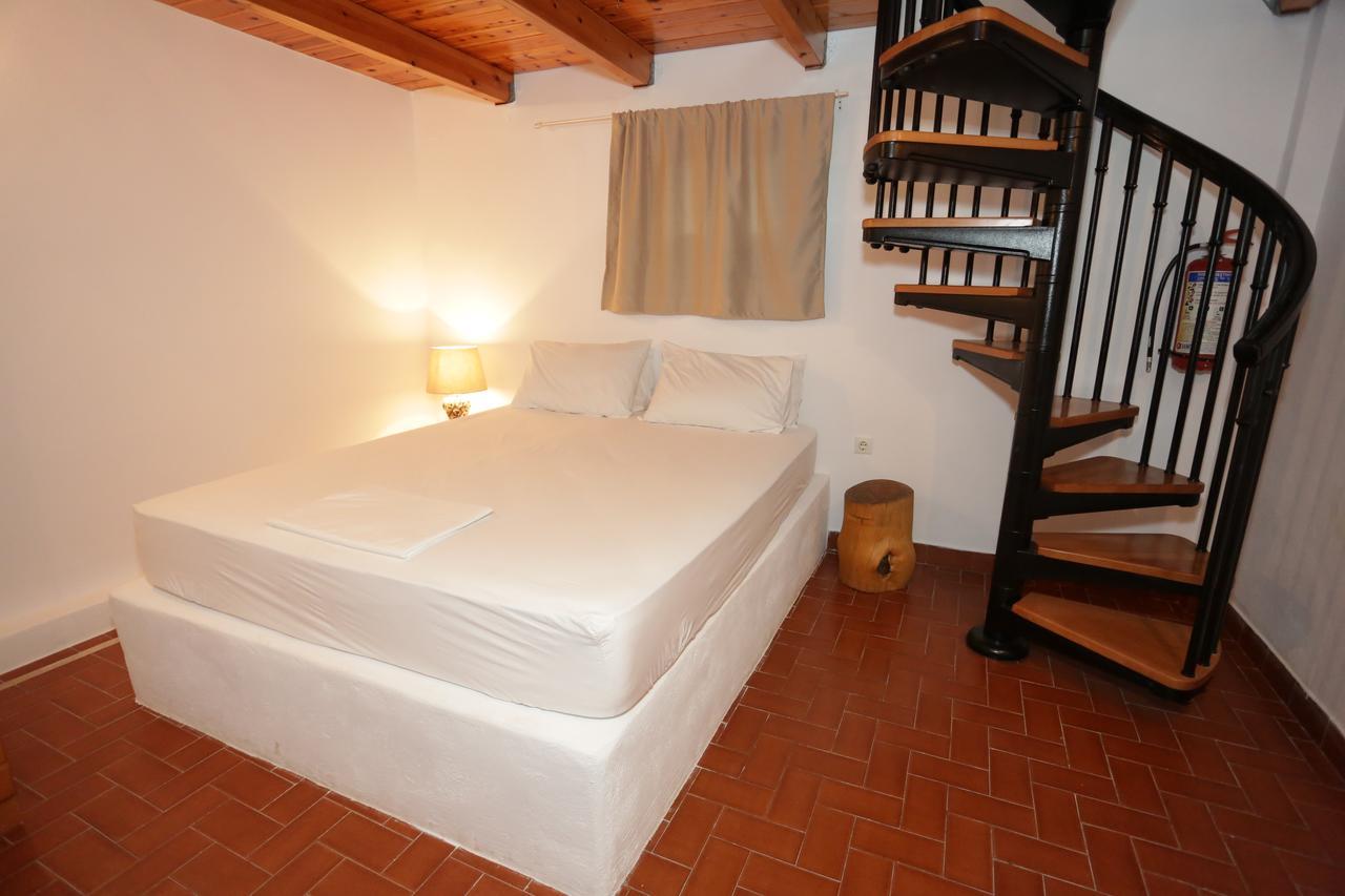 Artemis Suites Romanos  エクステリア 写真