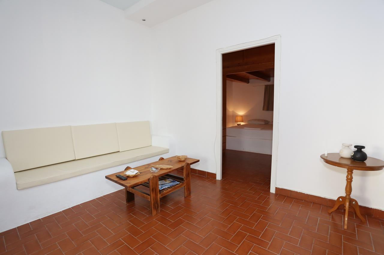 Artemis Suites Romanos  エクステリア 写真