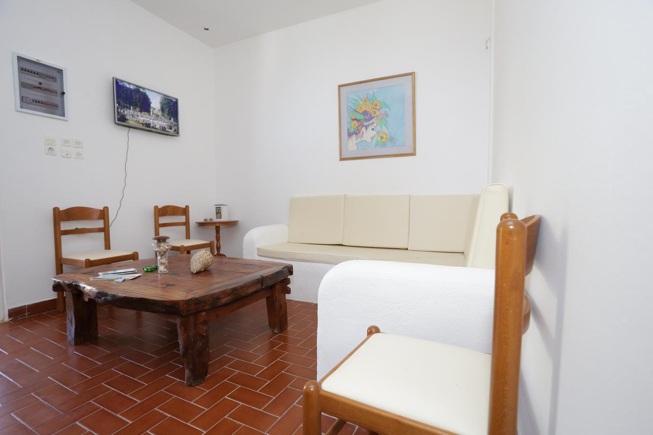 Artemis Suites Romanos  エクステリア 写真