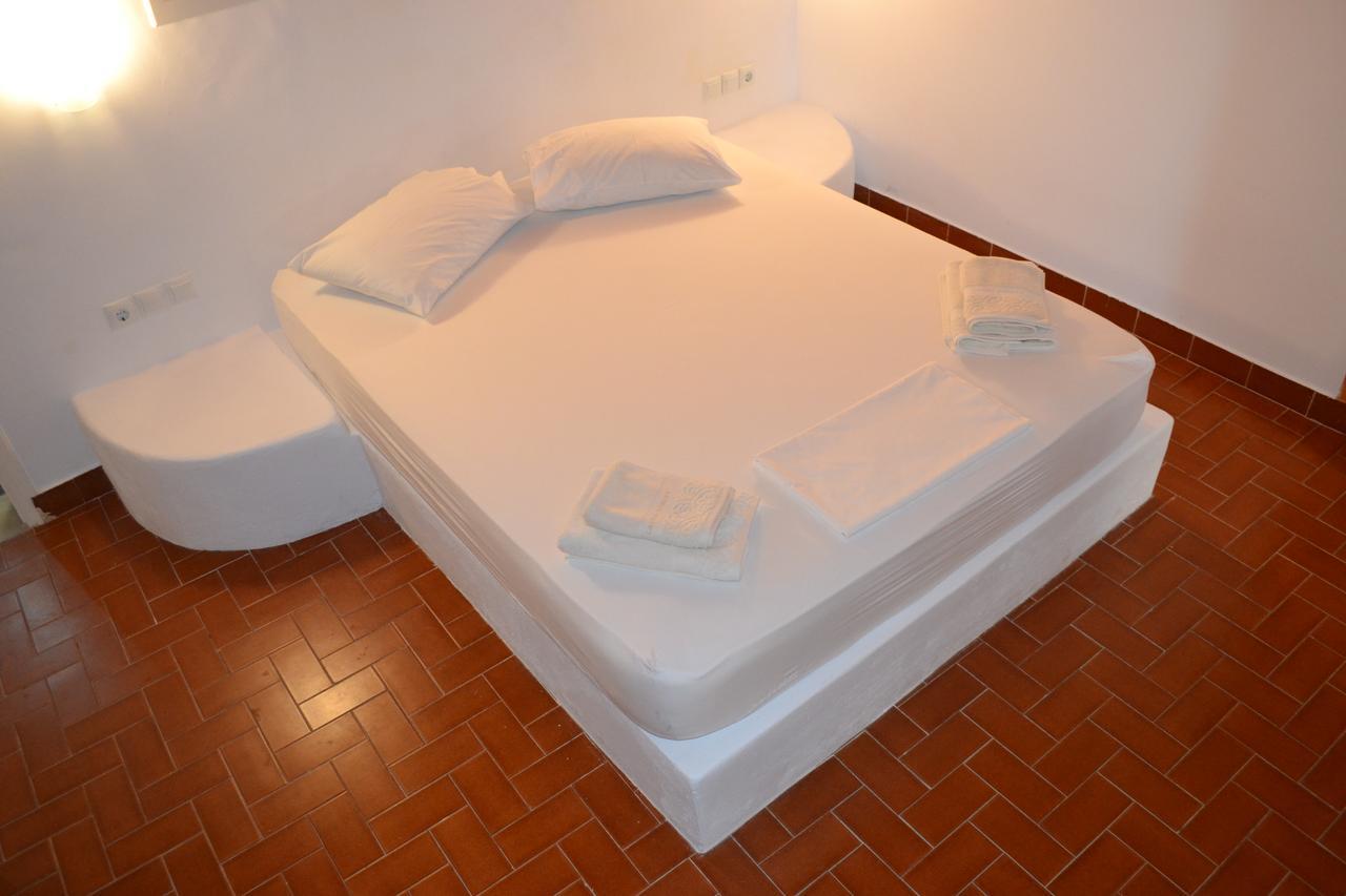 Artemis Suites Romanos  エクステリア 写真